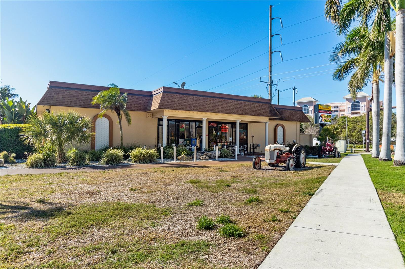 Listing Photo 2 - Condo for sale in building located at 4900 Brittany Dr S, St. Petersburg, FL 33715 - Unit #1512