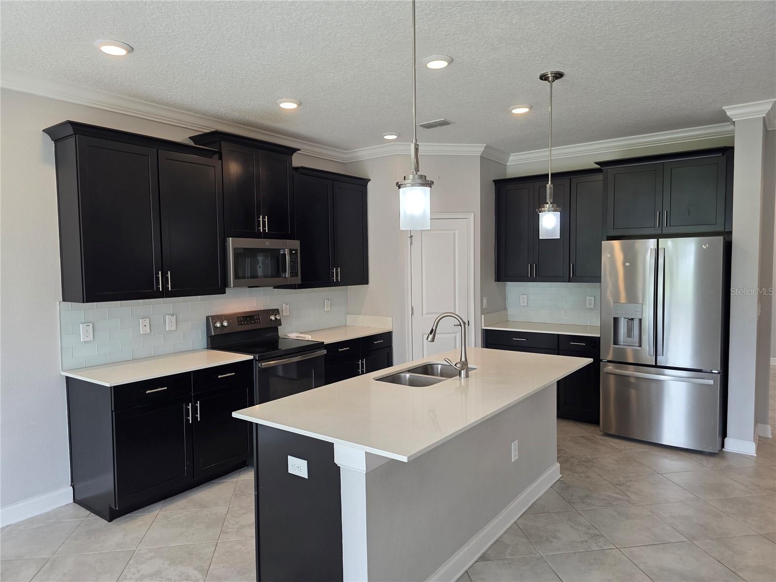 Photo 5 of Single family home for sale at 8001 Pond Apple Dr, Winter Garden, FL 34787 | MLS# O6437864 | Listing updated on 2026-09-03