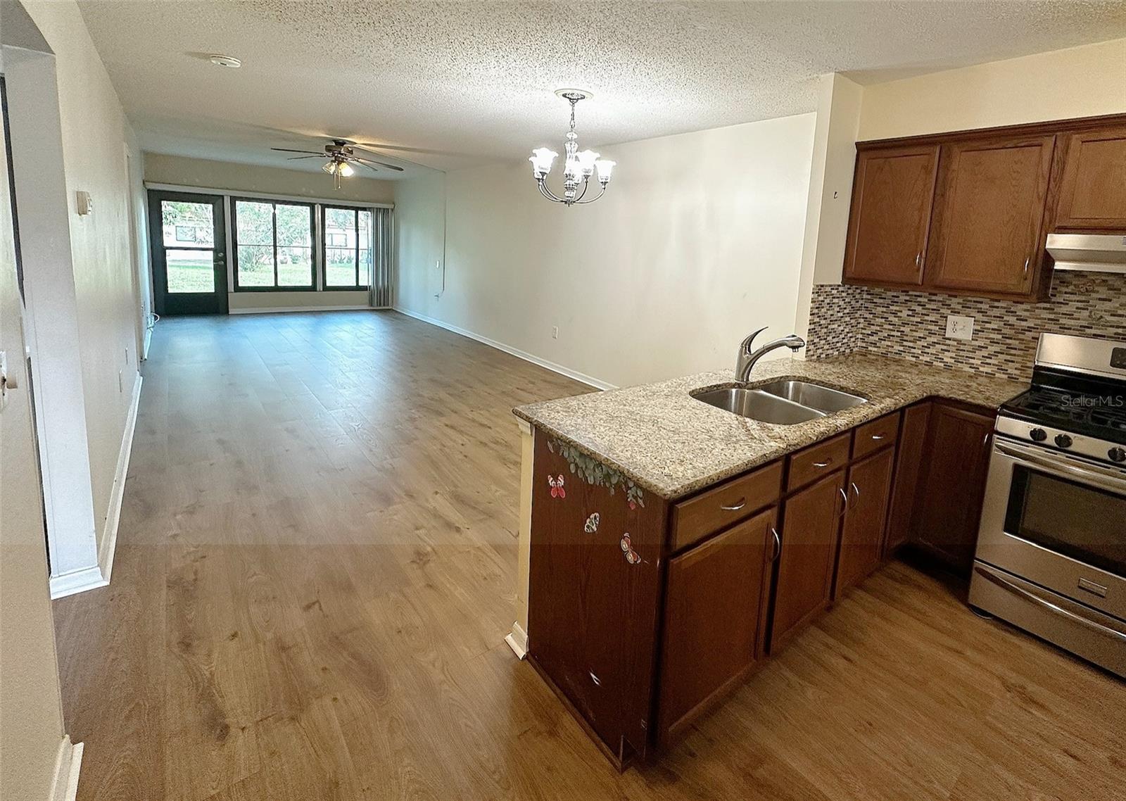 3rd image of 1279 Mission Hls Blvd, CLEARWATER, FL 33759
