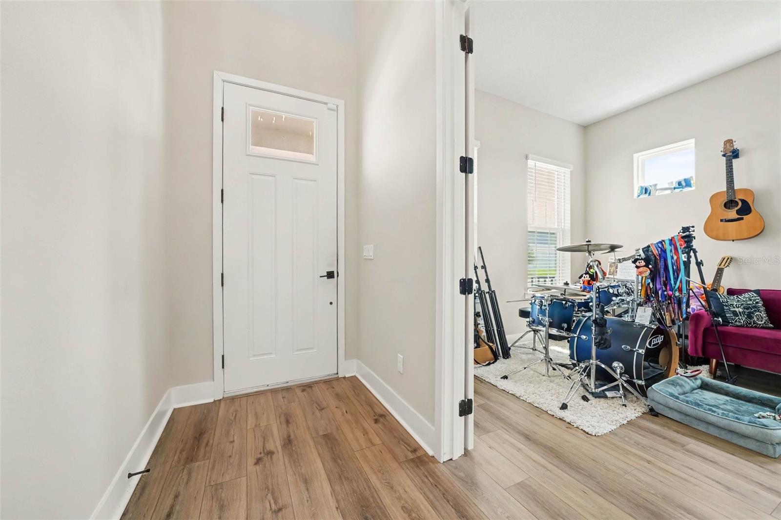 Photo 4 of Single family home for sale at 16260 Silver Grv Blvd, Winter Garden, FL 34787 | MLS# O6437986 | Listing updated on 2026-09-02