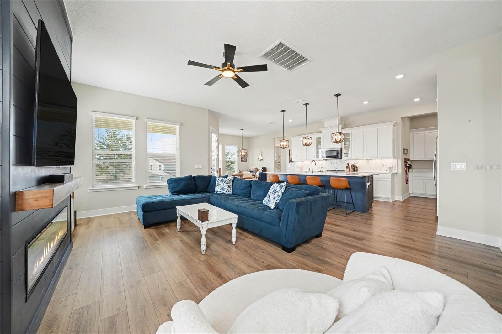 Photo 5 of Single family home for sale at 16260 Silver Grv Blvd, Winter Garden, FL 34787 | MLS# O6437986 | Listing updated on 2026-09-02