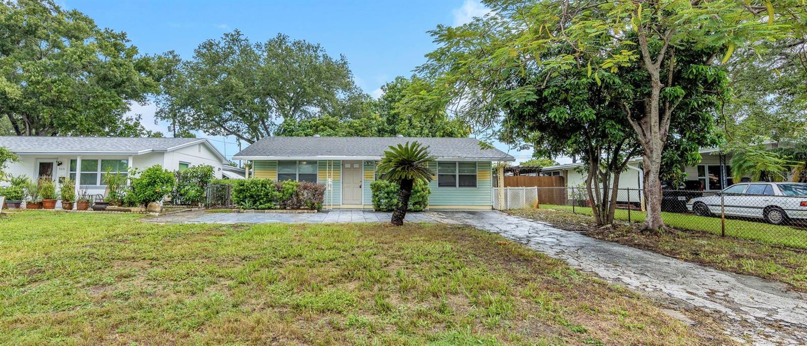 Photo 1 of Single family home for sale at 5621 11th Avenue N, Saint Petersburg, FL 33710 | MLS# TB8544219 | Listing updated on 2026-09-02