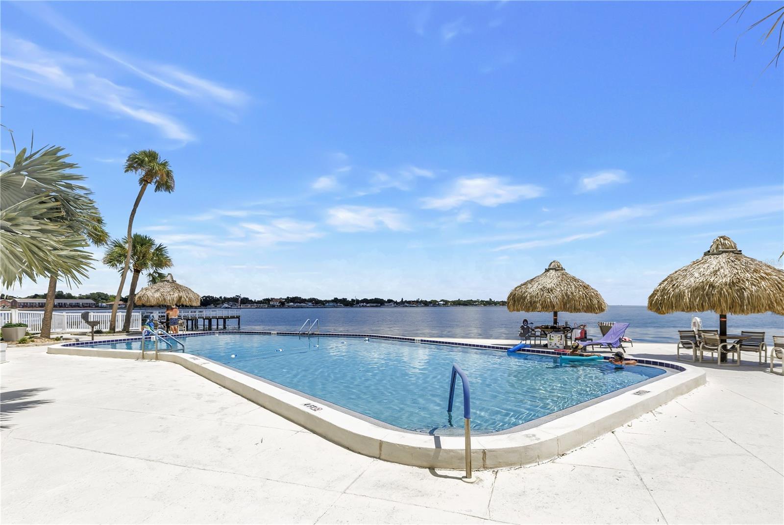 Photo 2 of Condo for sale at 7200 Sunshine Skyway Ln S #8B, Saint Petersburg, FL 33711 | MLS# TB8544262 | Listing updated on 2026-09-02