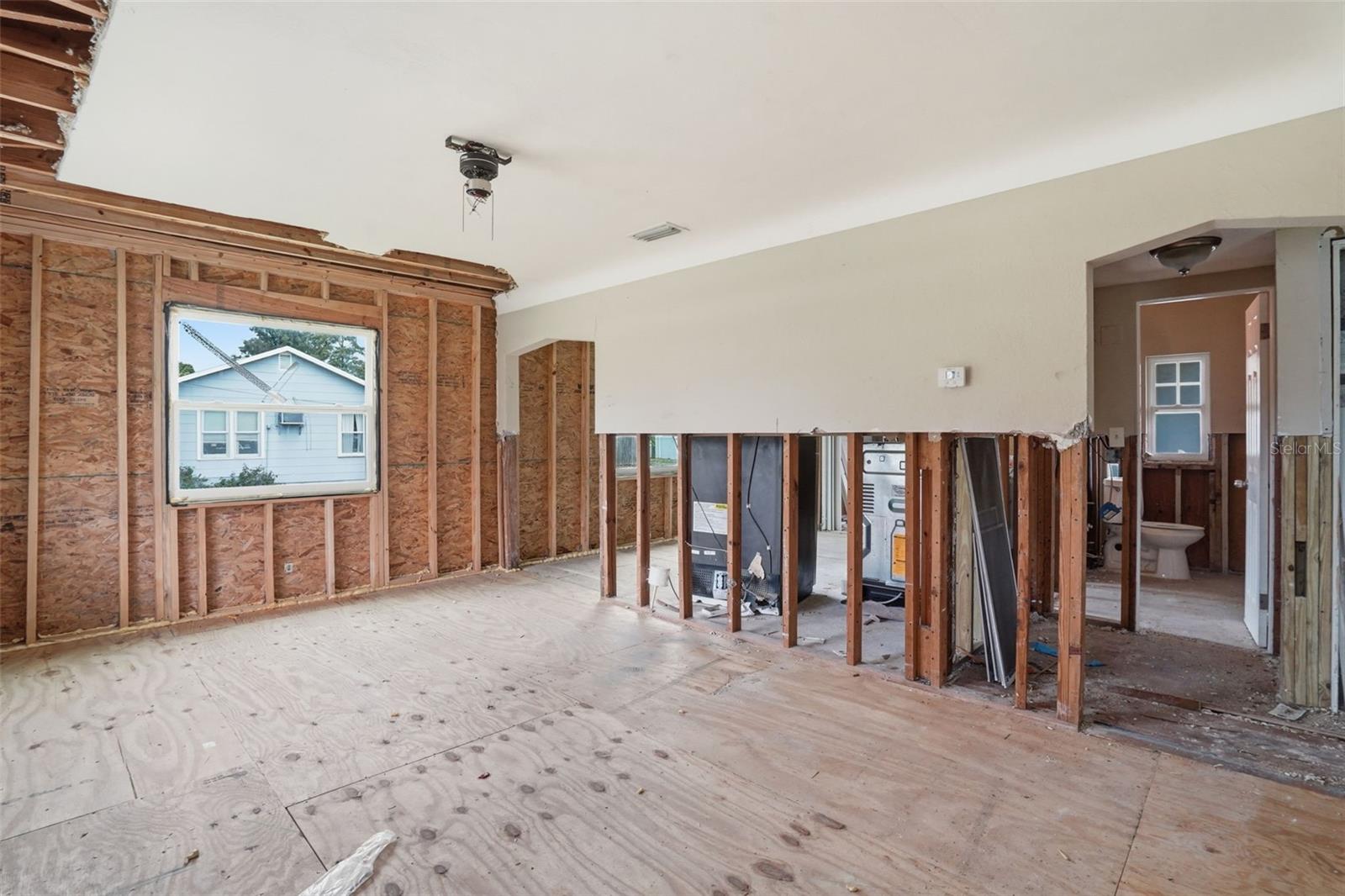 Photo 4 of Single family home for sale at 4535 Emerson Ave S, Saint Petersburg, FL 33711 | MLS# O6438132 | Listing updated on 2026-09-05