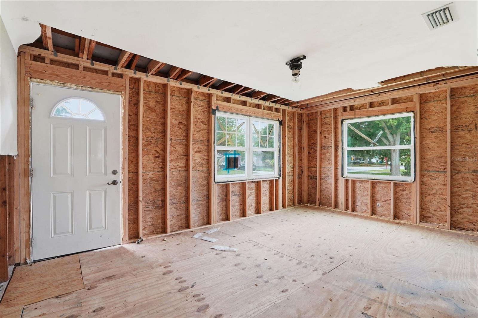 Photo 3 of Single family home for sale at 4535 Emerson Ave S, Saint Petersburg, FL 33711 | MLS# O6438132 | Listing updated on 2026-09-05