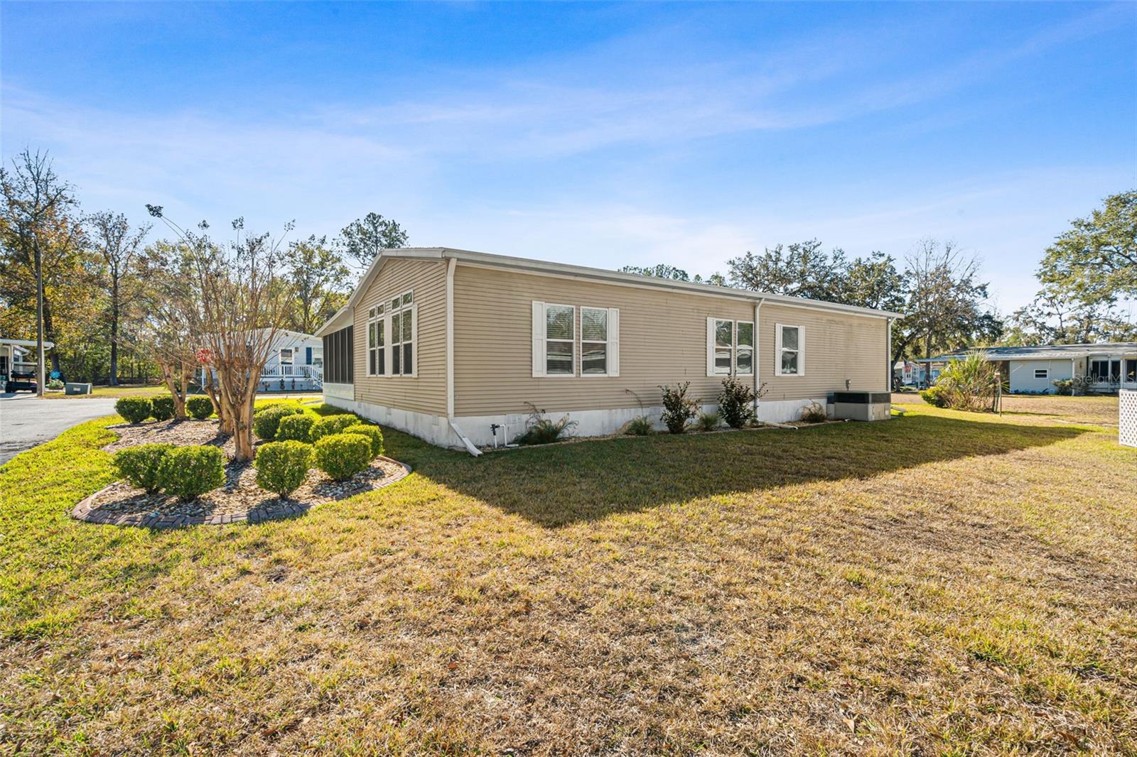 Photo 5 of Manufactured home for sale at 2973 Kingswood Cir, Brooksville, FL 34604 | MLS# W7889095 | Listing updated on 2026-09-03