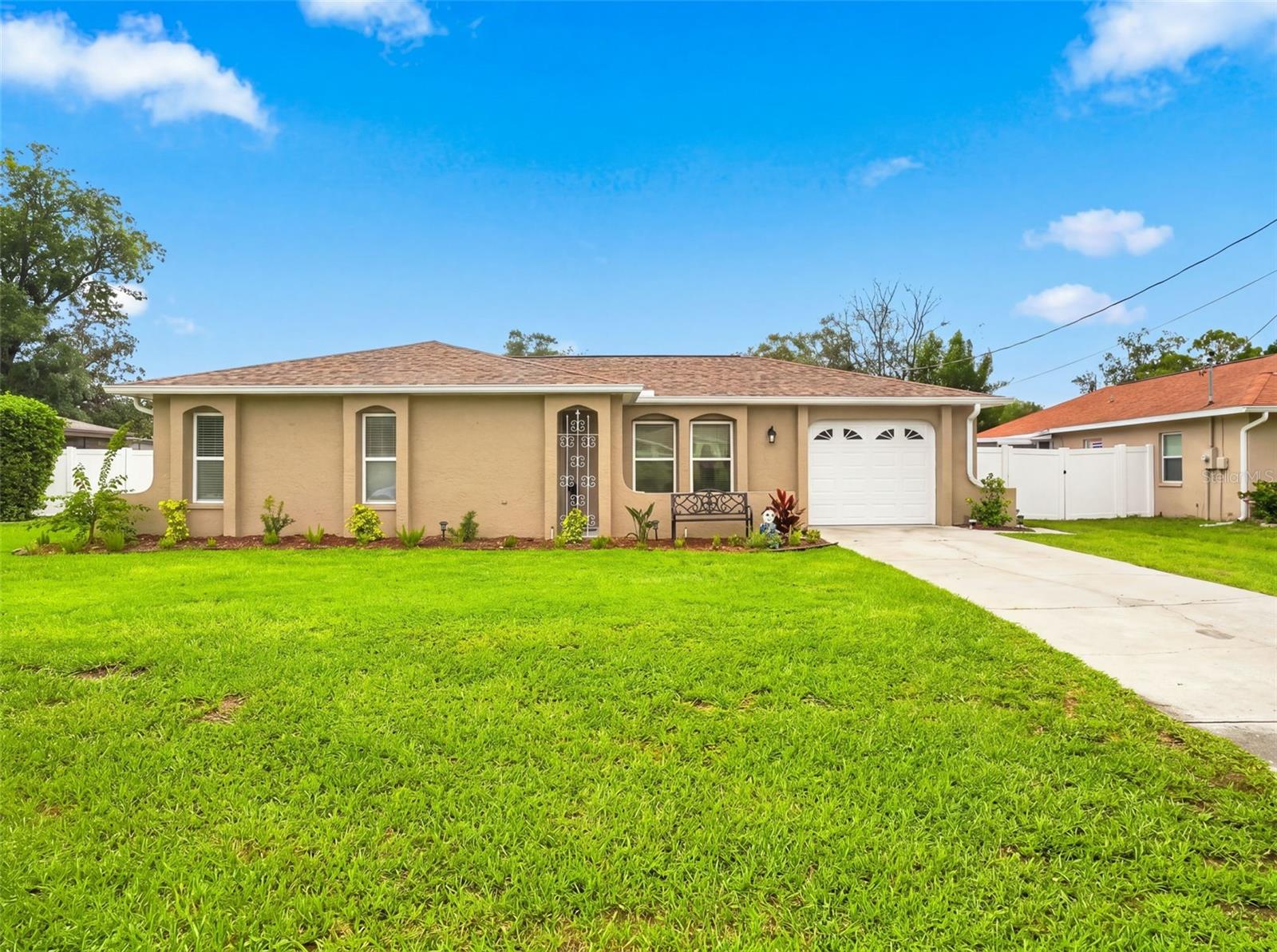 Photo 1 of Single family home for sale at 9122 Dupont Ave, Spring Hill, FL 34608 | MLS# W7889104 | Listing updated on 2026-09-05