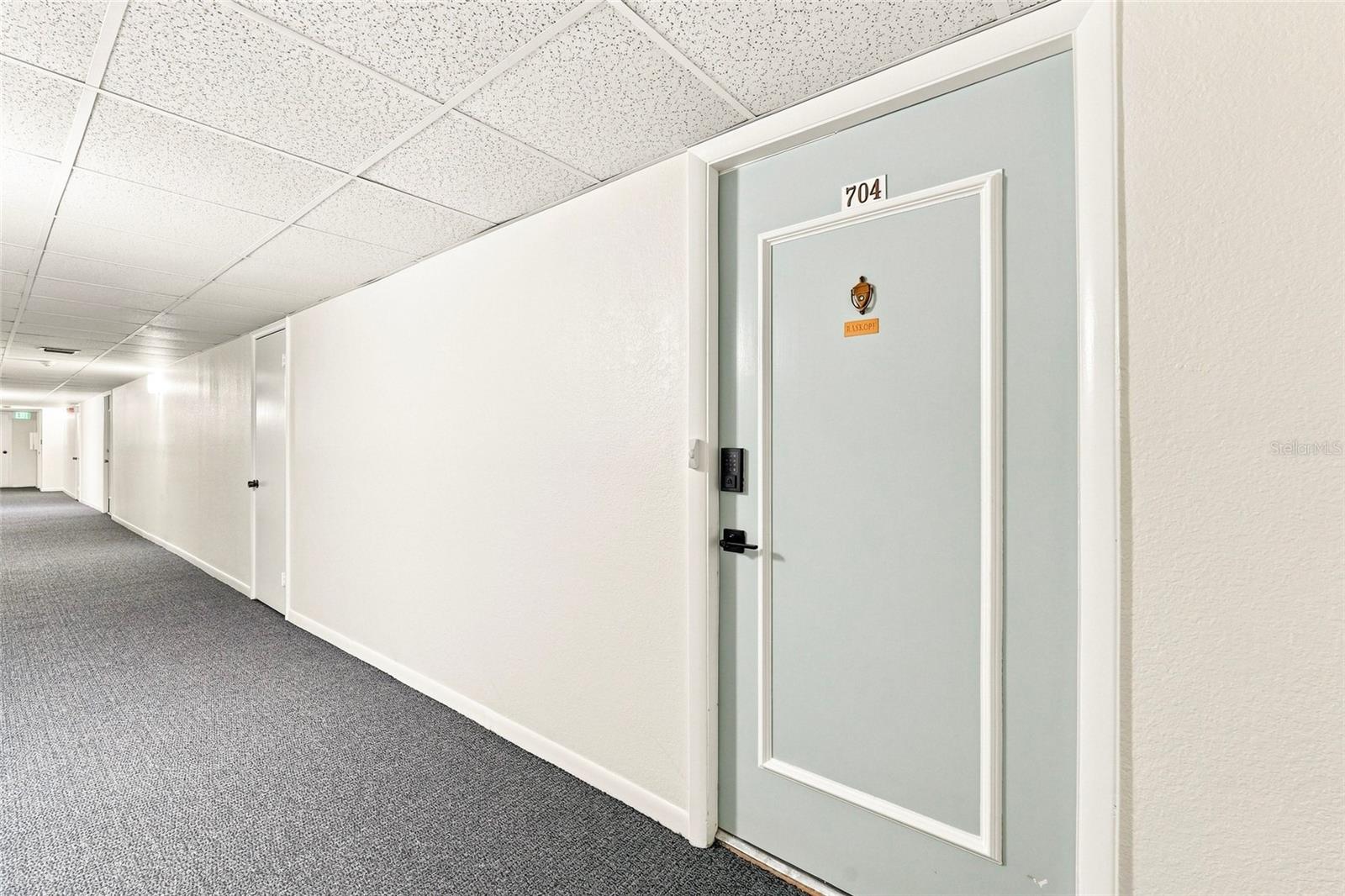 3rd image of 19029 N US Hwy 19 #9-704, Clearwater, FL 33764 | MLS# TB8544559