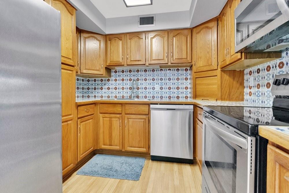 Photo 5 of Single family home for sale at 7400 36th Avenue N, Saint Petersburg, FL 33710 | MLS# TB8544625 | Listing updated on 2026-09-05