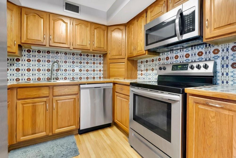 Photo 4 of Single family home for sale at 7400 36th Avenue N, Saint Petersburg, FL 33710 | MLS# TB8544625 | Listing updated on 2026-09-05