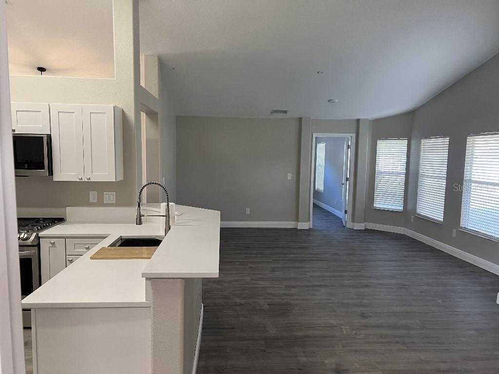 Photo 4 of Single family home for sale at 735 Hurley Dr, Winter Garden, FL 34787 | MLS# TB8544631 | Listing updated on 2026-09-02