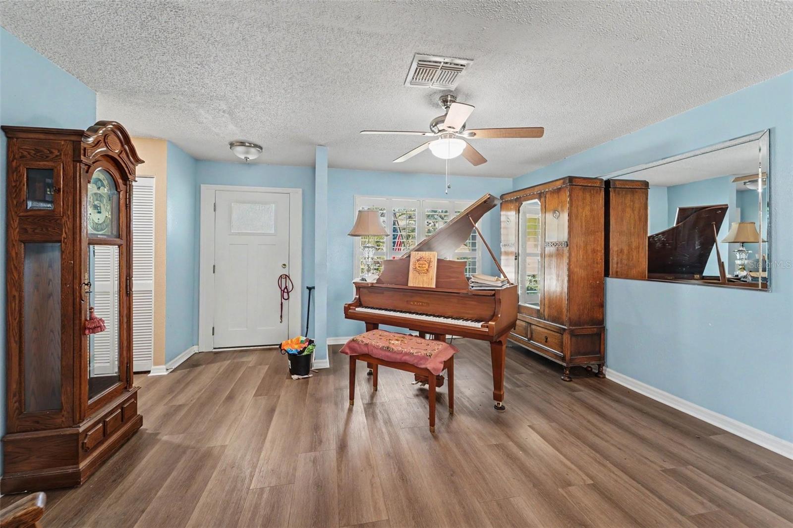 Photo 5 of Single family home for sale at 8521 Cedarview Ct, Port Richey, FL 34668 | MLS# TB8544689 | Listing updated on 2026-09-02