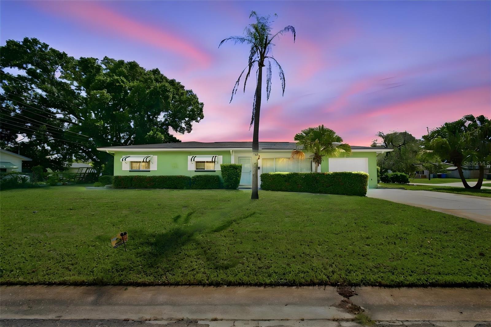 Photo 1 of Single family home for sale at 2101 Winchester Rd N, Saint Petersburg, FL 33710 | MLS# TB8544743 | Listing updated on 2026-09-02
