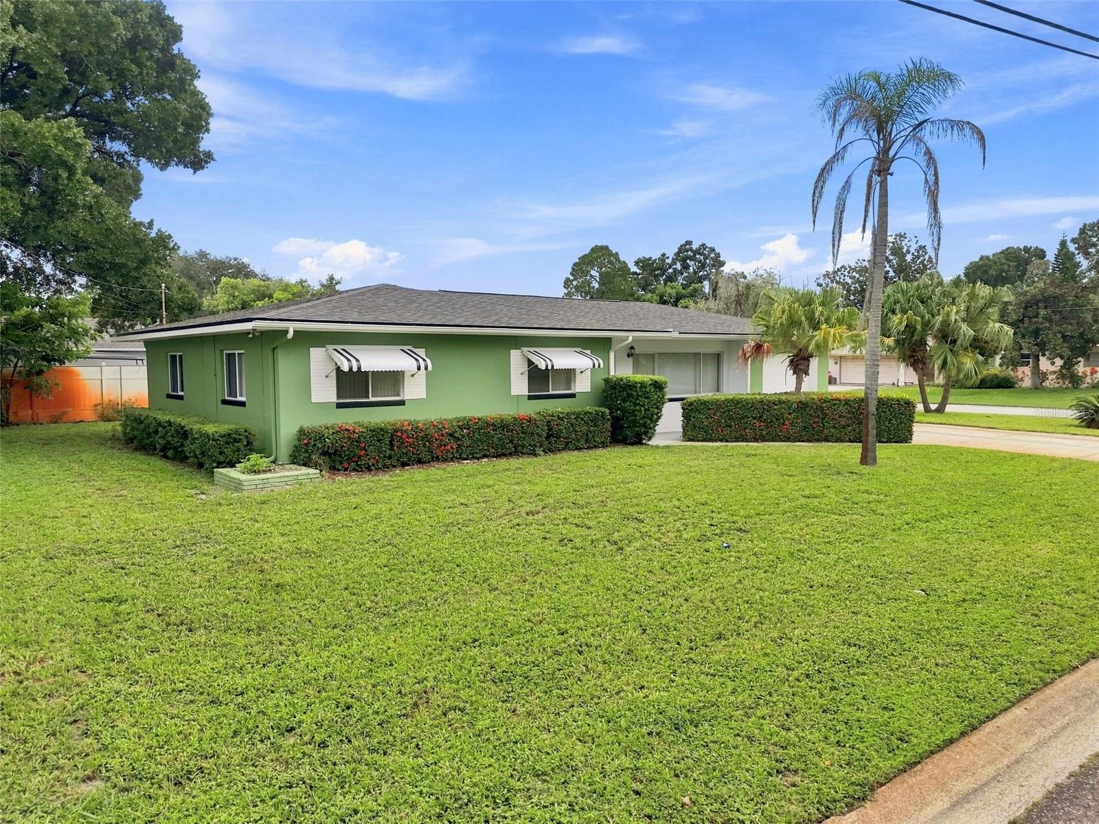 Photo 3 of Single family home for sale at 2101 Winchester Rd N, Saint Petersburg, FL 33710 | MLS# TB8544743 | Listing updated on 2026-09-02