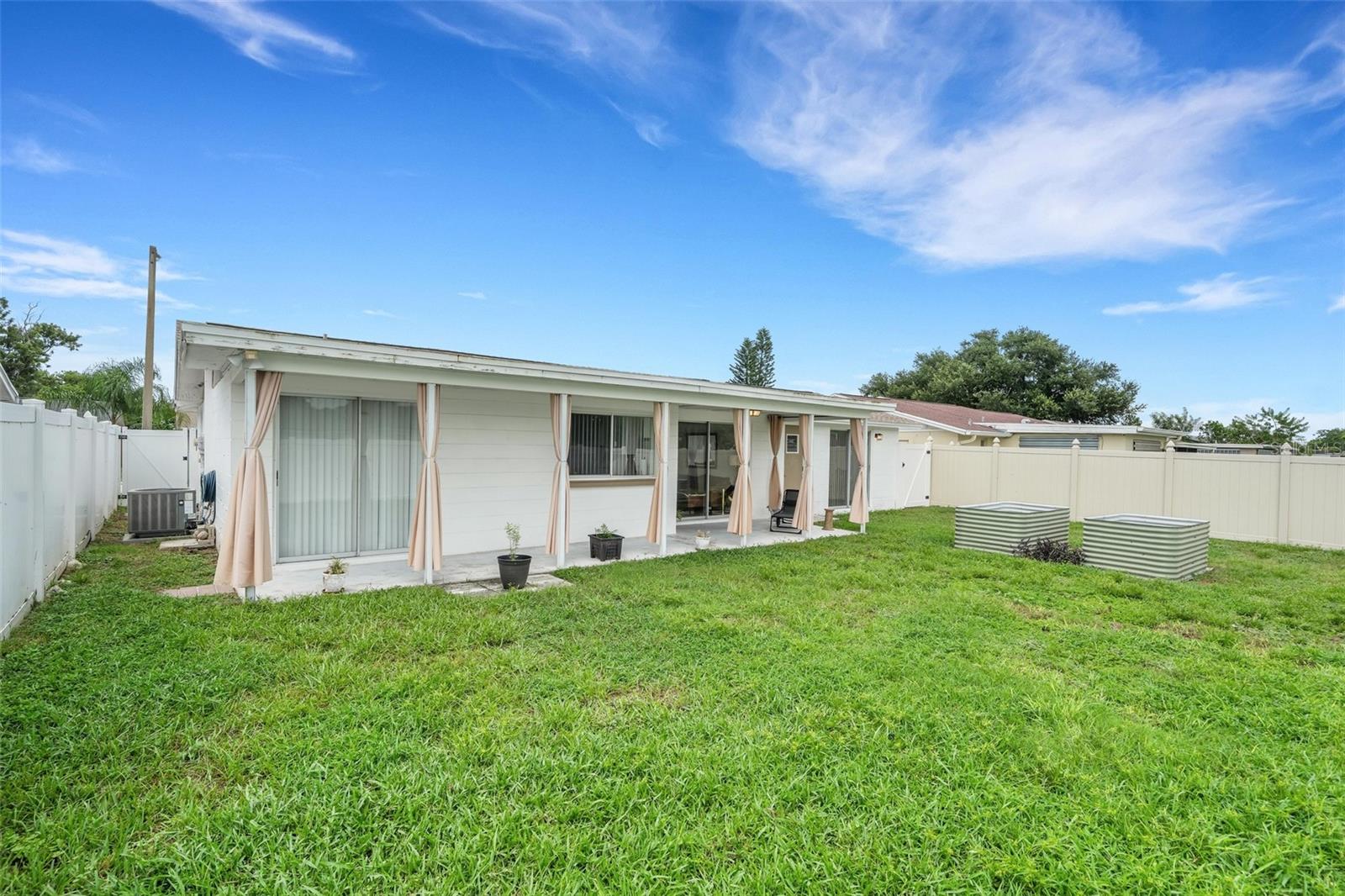 Photo 4 of Single family home for sale at 7234 Oakshire Dr, Port Richey, FL 34668 | MLS# A4704820 | Listing updated on 2026-09-02