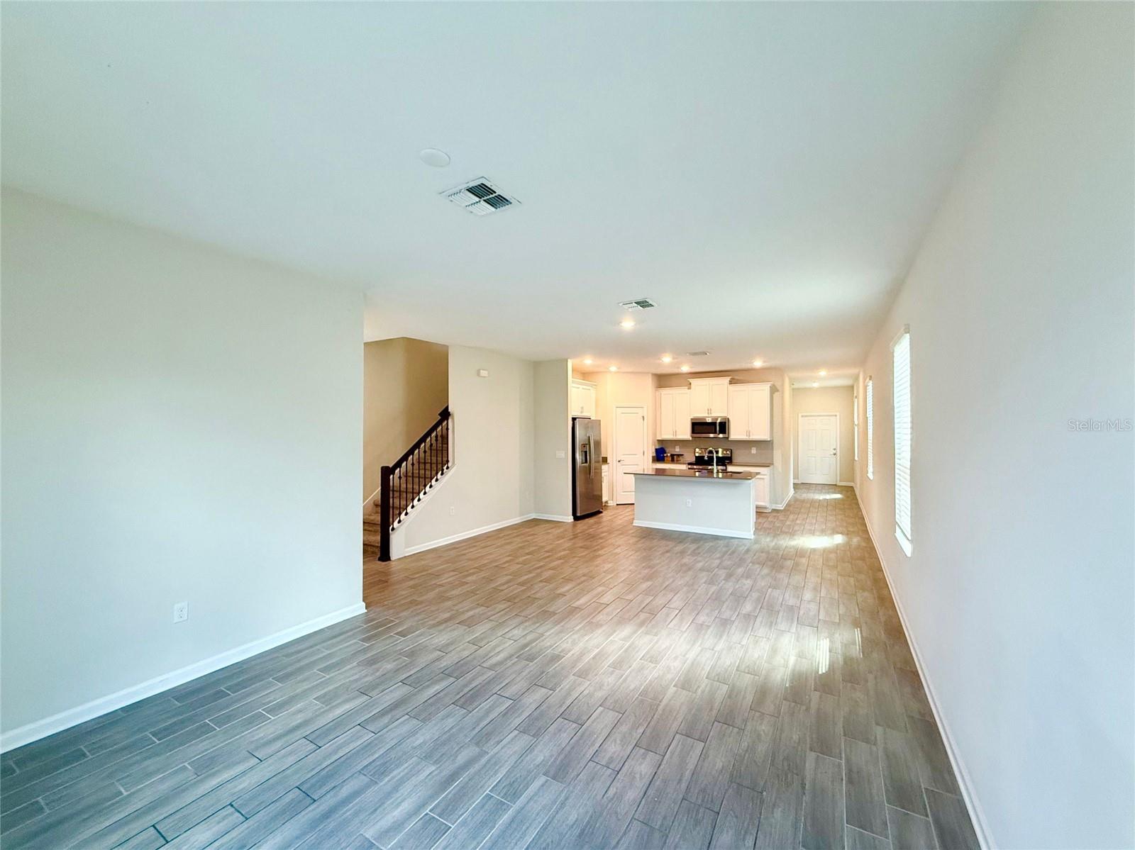 Photo 5 of Single family home for sale at 1374 Viscaya Cvs Blvd, Winter Garden, FL 34787 | MLS# O6438465 | Listing updated on 2026-09-02