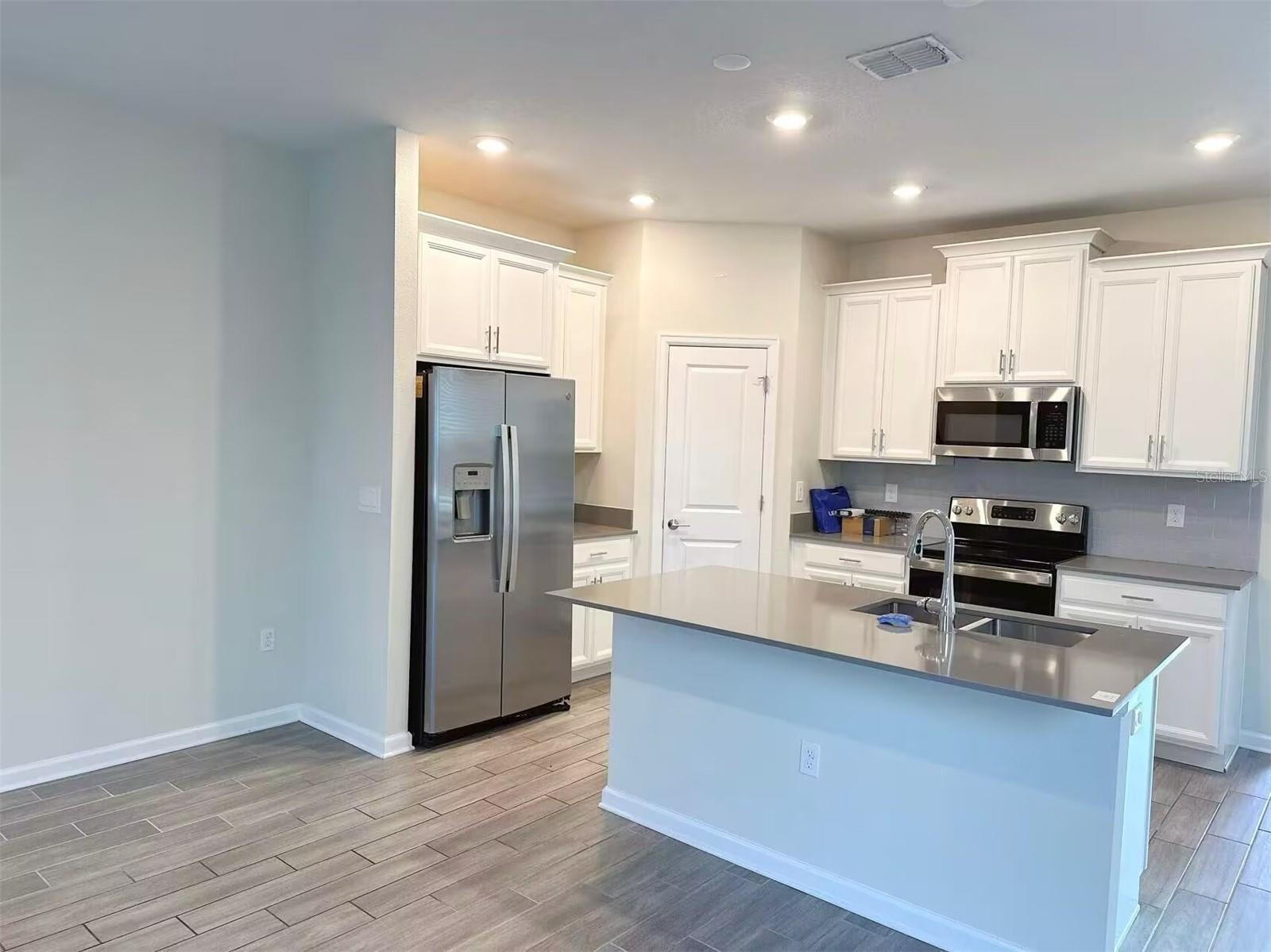 Photo 4 of Single family home for sale at 1374 Viscaya Cvs Blvd, Winter Garden, FL 34787 | MLS# O6438465 | Listing updated on 2026-09-02