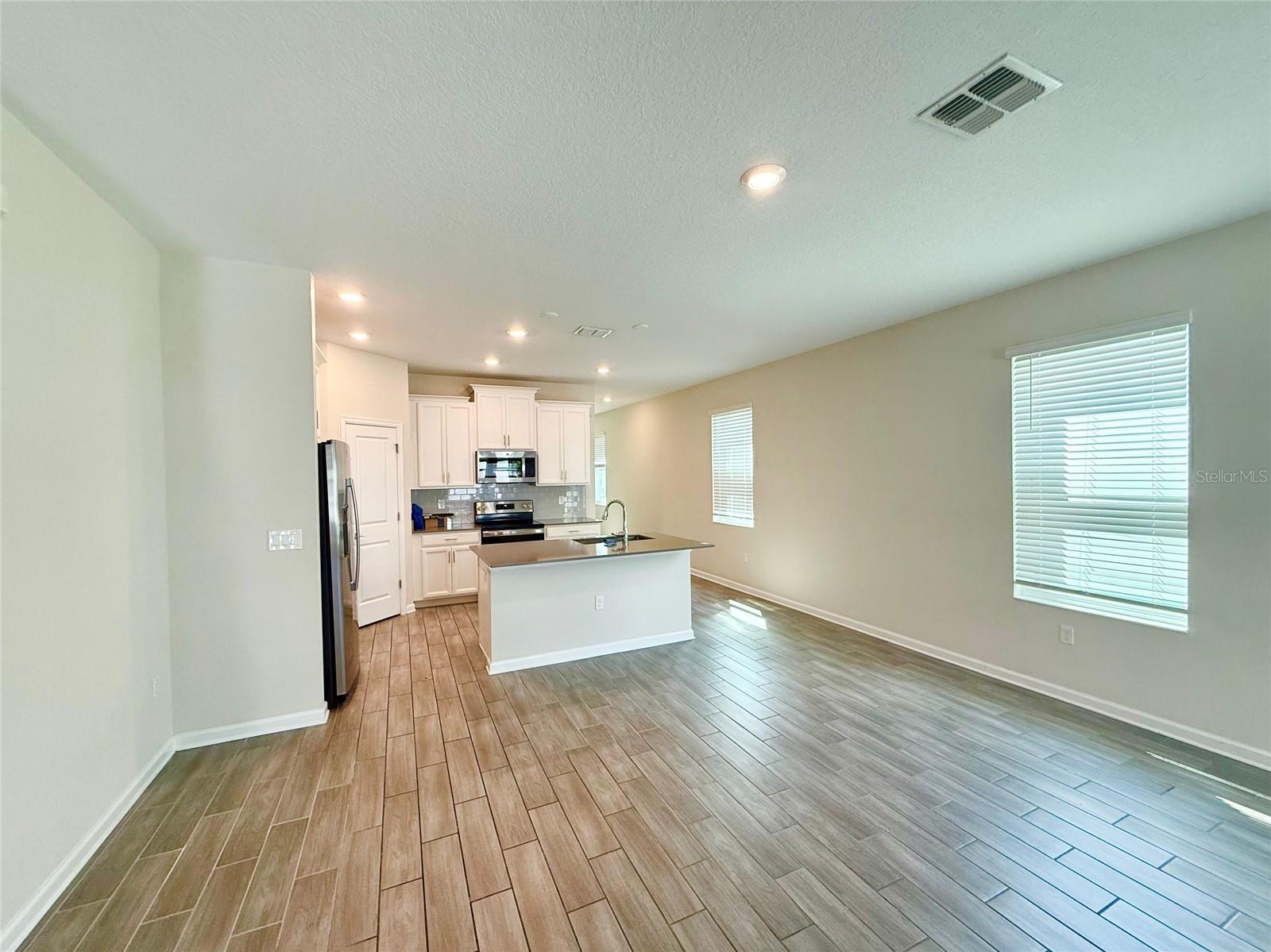 Photo 2 of Single family home for sale at 1374 Viscaya Cvs Blvd, Winter Garden, FL 34787 | MLS# O6438465 | Listing updated on 2026-09-02