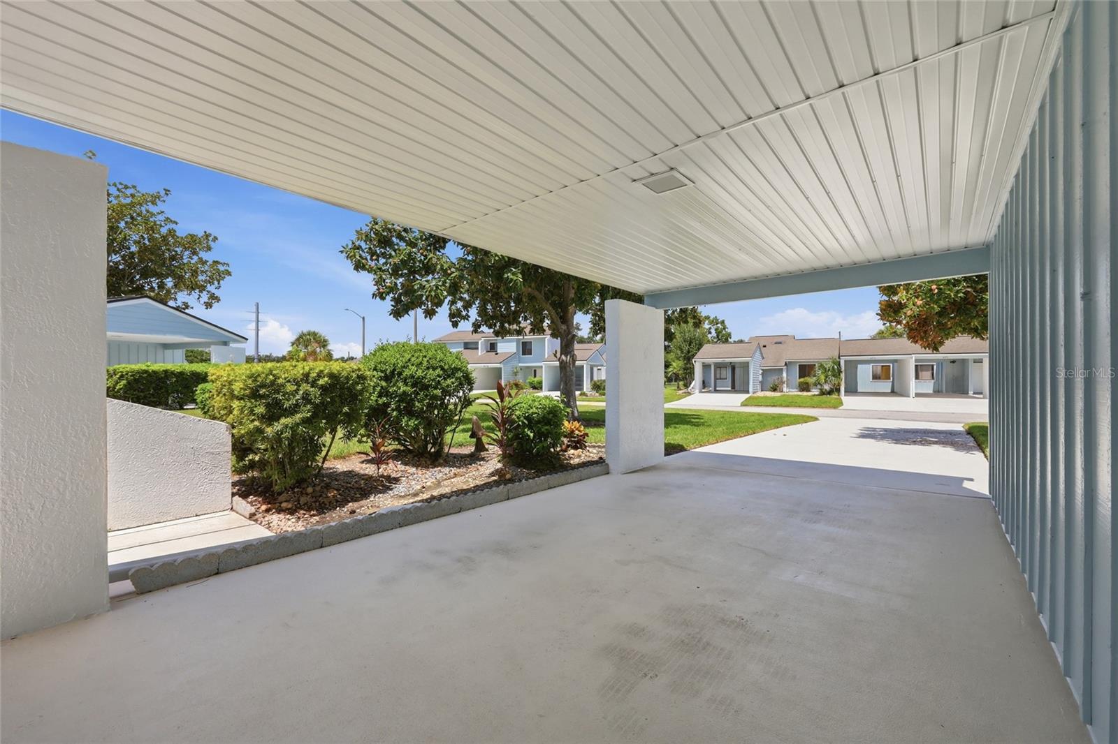 Photo 3 of House for sale at 472 Prestwick Pl, Kissimmee, FL 34759 | MLS# W7889129 | Listing updated on 2026-09-03
