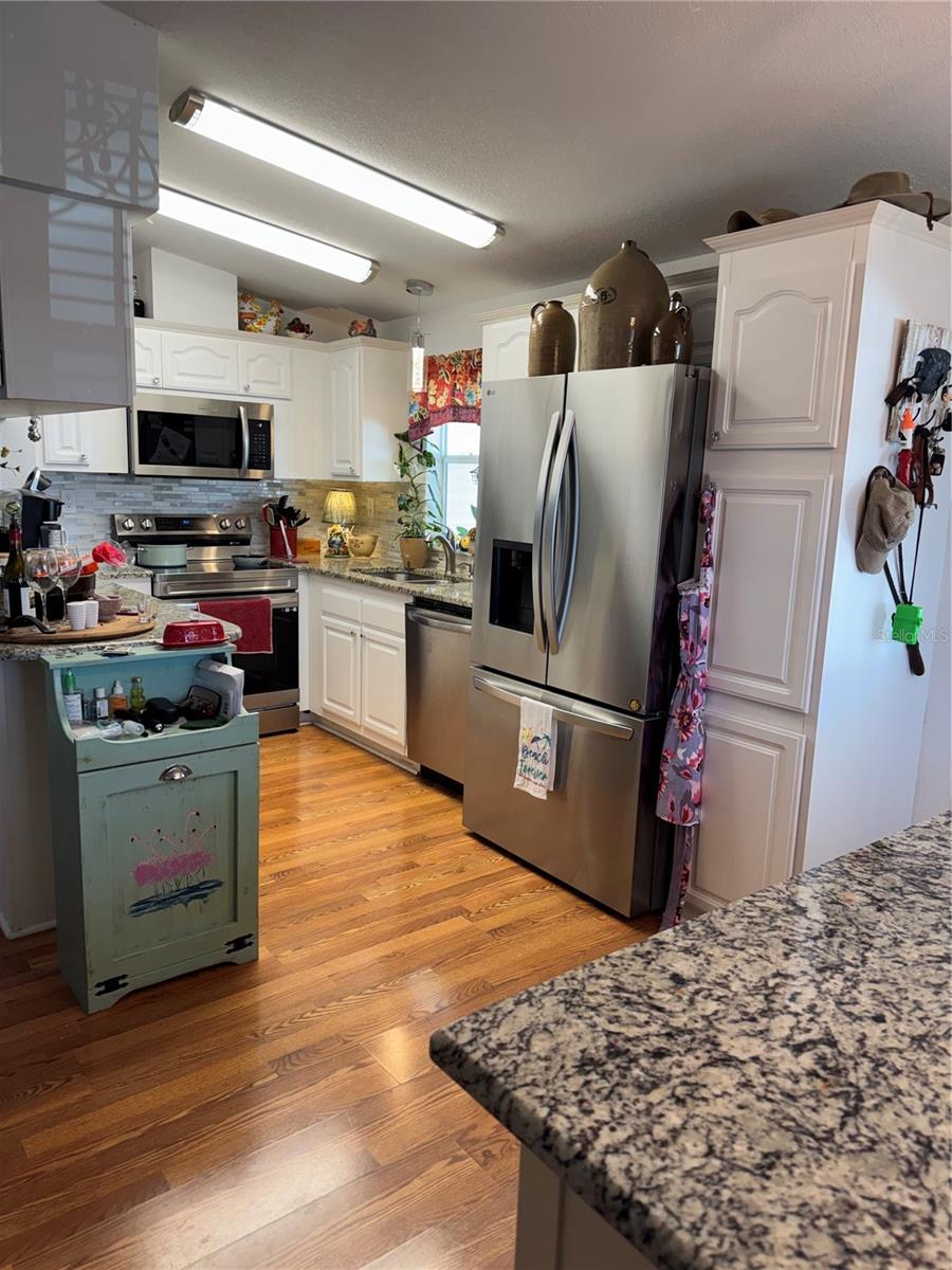 Photo 5 of Manufactured home for sale at 772 N Green Cir, Venice, FL 34285 | MLS# N6145598 | Listing updated on 2026-09-02