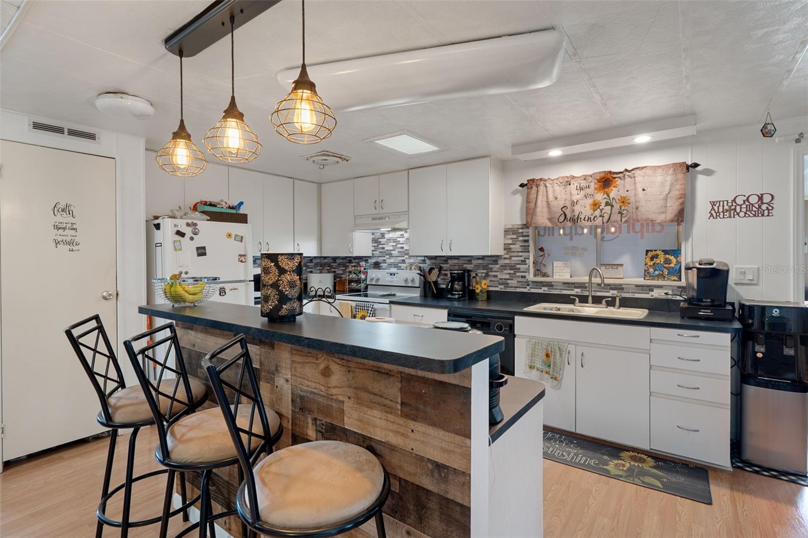 Photo 5 of Manufactured home for sale at 14583 Rialto Ave, Brooksville, FL 34613 | MLS# W7889144 | Listing updated on 2026-09-04