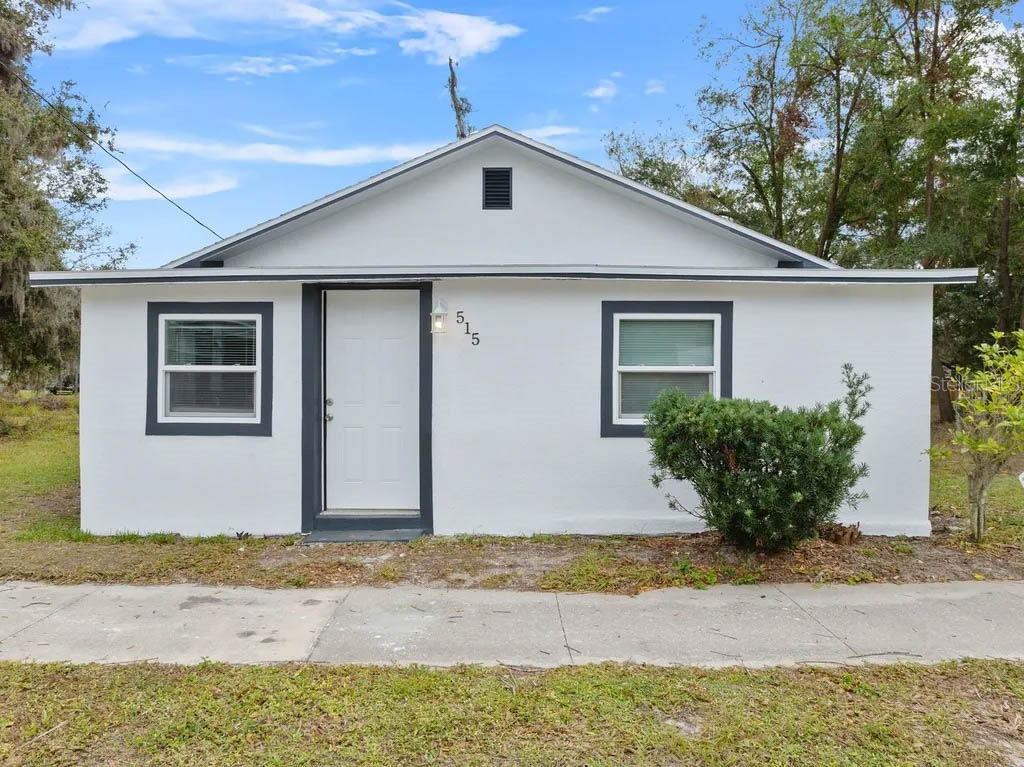 Photo 1 of Single family home for sale at 515 S Charleston Ave, Fort Meade, FL 33841 | MLS# L4964778 | Listing updated on 2026-09-04