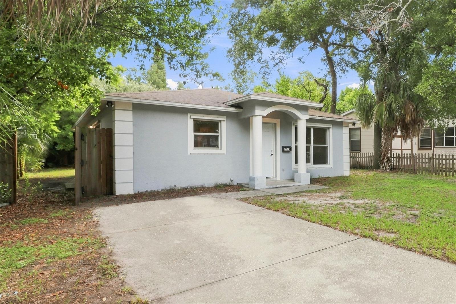 Photo 2 of Single family home for sale at 2324 Oakdale St S, Saint Petersburg, FL 33705 | MLS# O6438731 | Listing updated on 2026-09-03