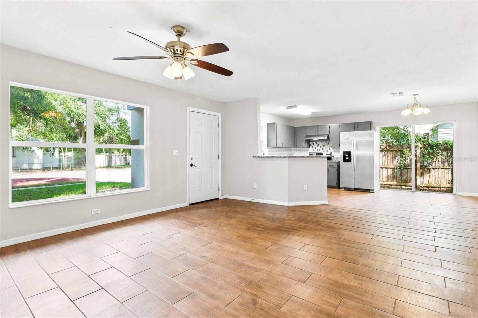 Photo 5 of Single family home for sale at 2324 Oakdale St S, Saint Petersburg, FL 33705 | MLS# O6438731 | Listing updated on 2026-09-03