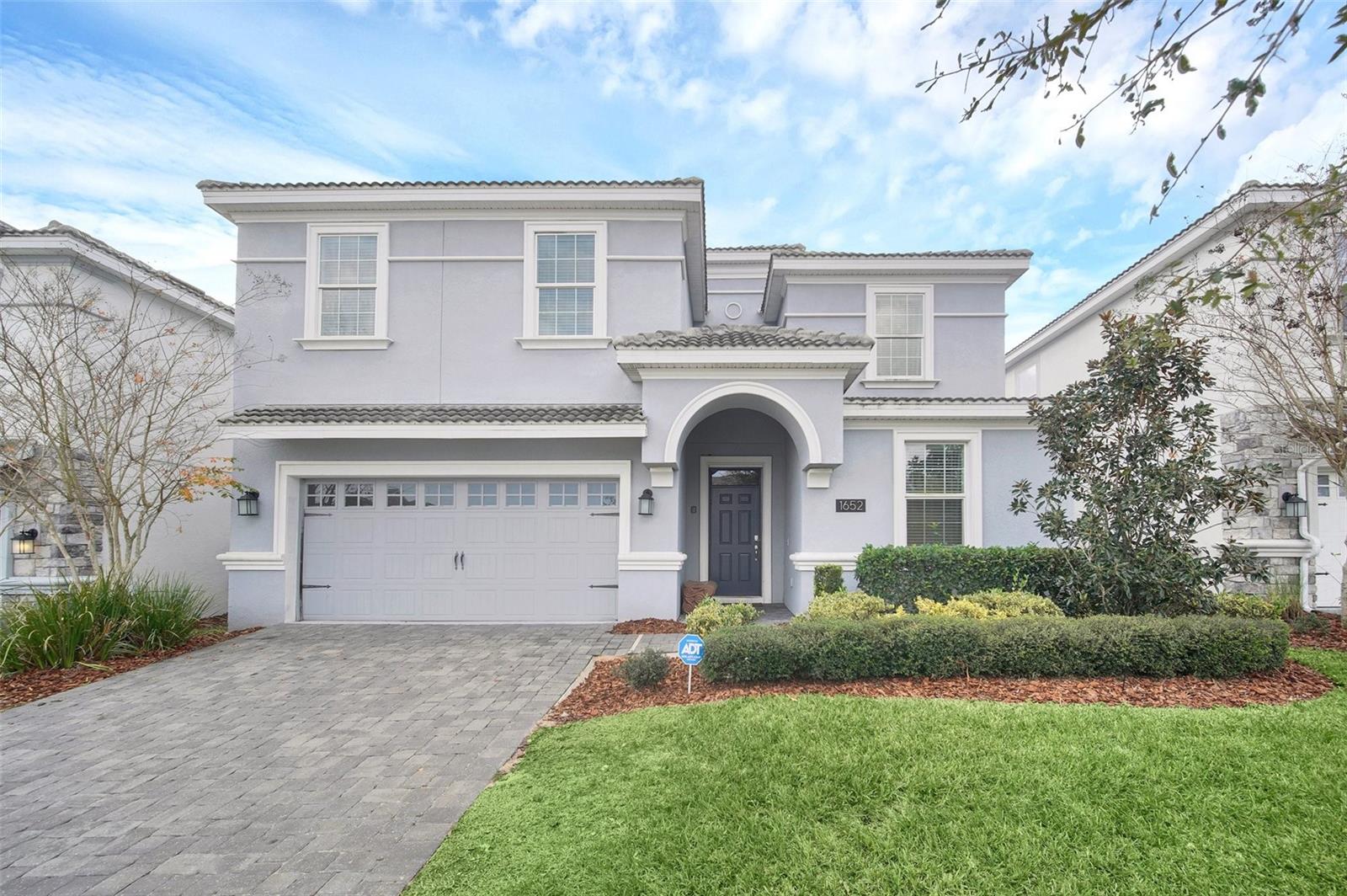 Photo 1 of Single family home for sale at 1652 Moon Valley Dr, Davenport, FL 33896 | MLS# O6438766 | Listing updated on 2026-09-03