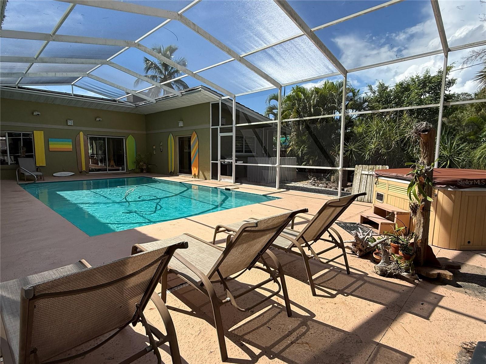 Photo 4 of Single family home for sale at 5541 Cape Aqua Dr, Sarasota, FL 34242 | MLS# A4704963 | Listing updated on 2026-09-04