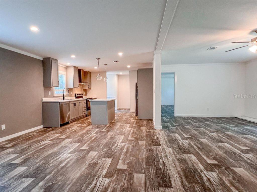 Photo 4 of Manufactured home for sale at 6165 Secret Pl, Brooksville, FL 34604 | MLS# S5156889 | Listing updated on 2026-09-04
