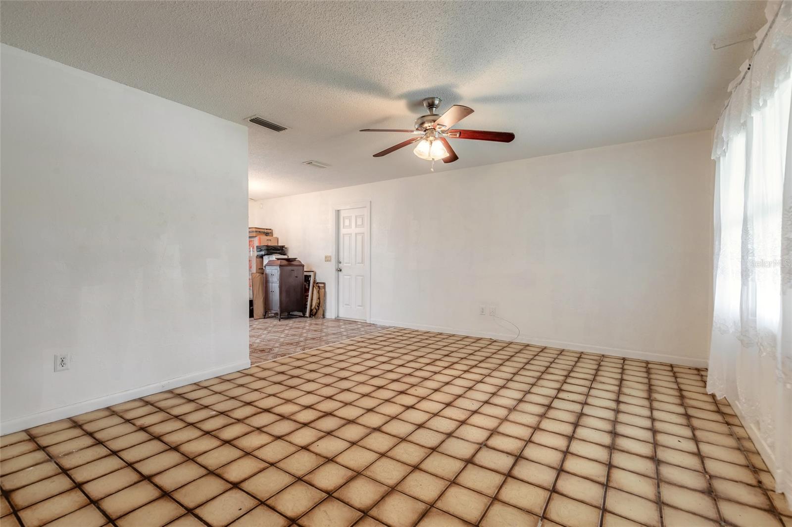 Photo 4 of Single family home for sale at 2629 Umbrella Tree Dr, Edgewater, FL 32141 | MLS# NS1089158 | Listing updated on 2026-09-04