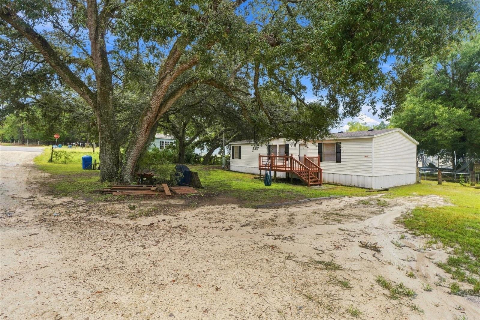 Photo 4 of Manufactured home for sale at 26046 Shamokin Dr, Brooksville, FL 34601 | MLS# W7889199 | Listing updated on 2026-09-04