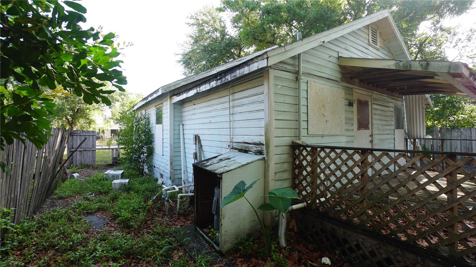 Photo 4 of Single family home for sale at 2135 44th Street S, Saint Petersburg, FL 33711 | MLS# TB8545507 | Listing updated on 2026-09-06