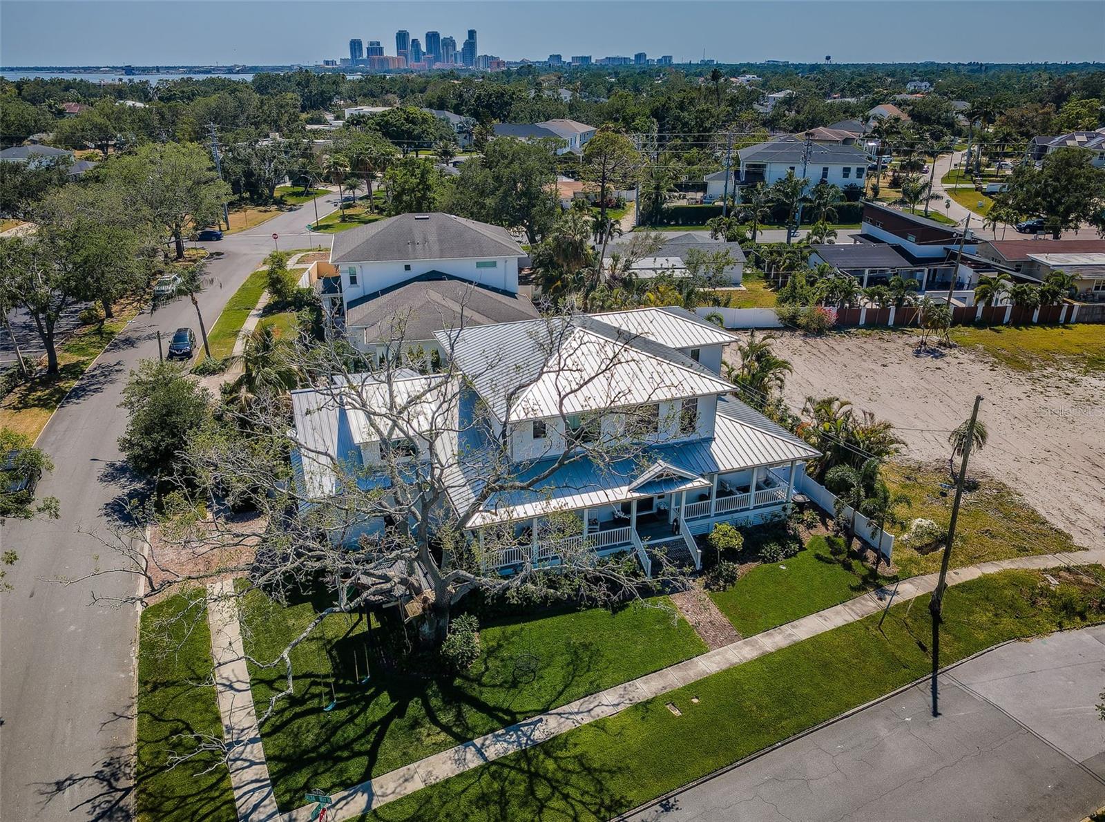 Photo 3 of Single family home for sale at 600 Alda Way NE, Saint Petersburg, FL 33704 | MLS# TB8545536 | Listing updated on 2026-09-06