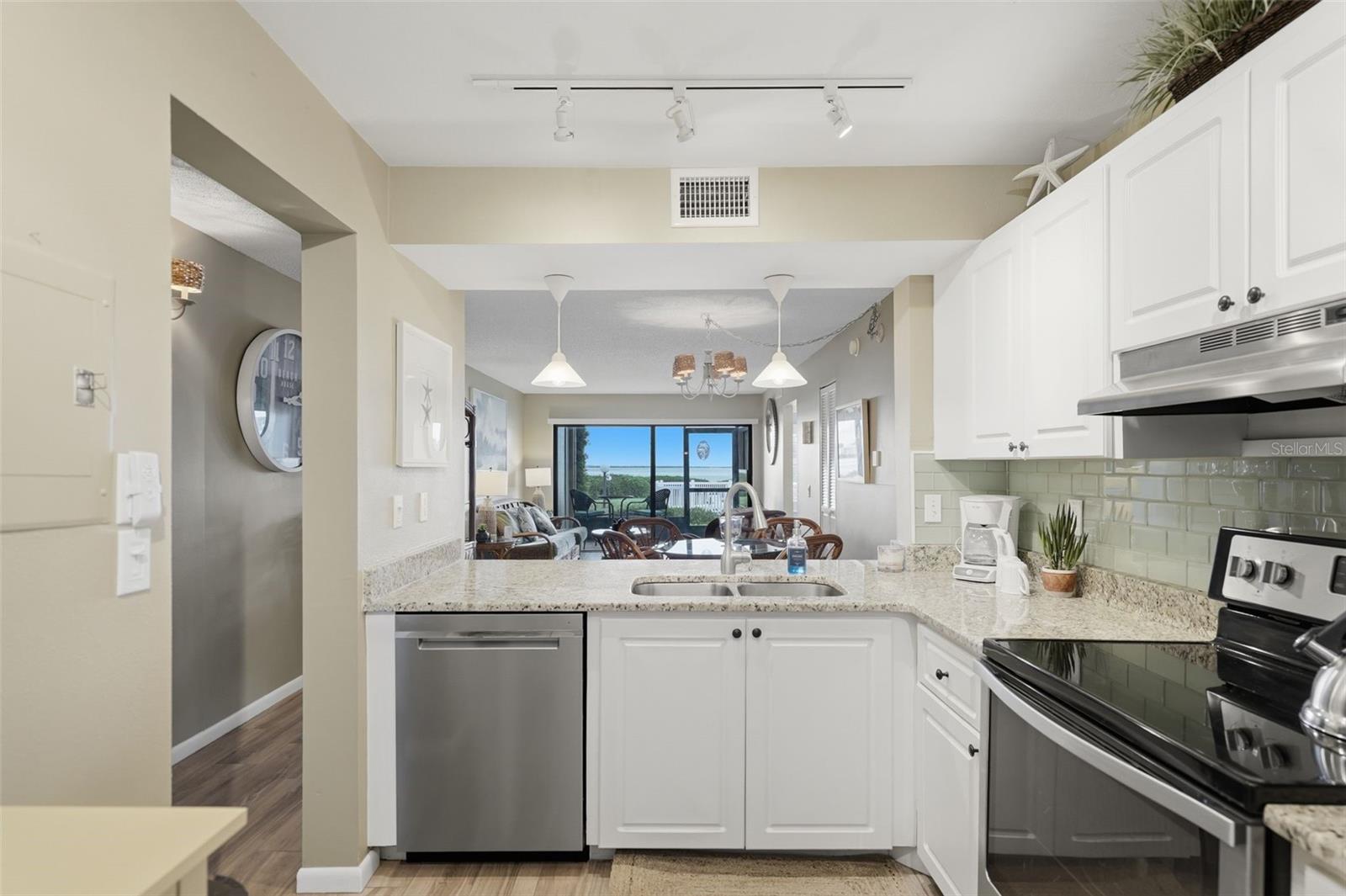 Photo 5 of Condo for sale at 6104 Palma Del Mar Blvd S #112, Saint Petersburg, FL 33715 | MLS# TB8545640 | Listing updated on 2026-09-05
