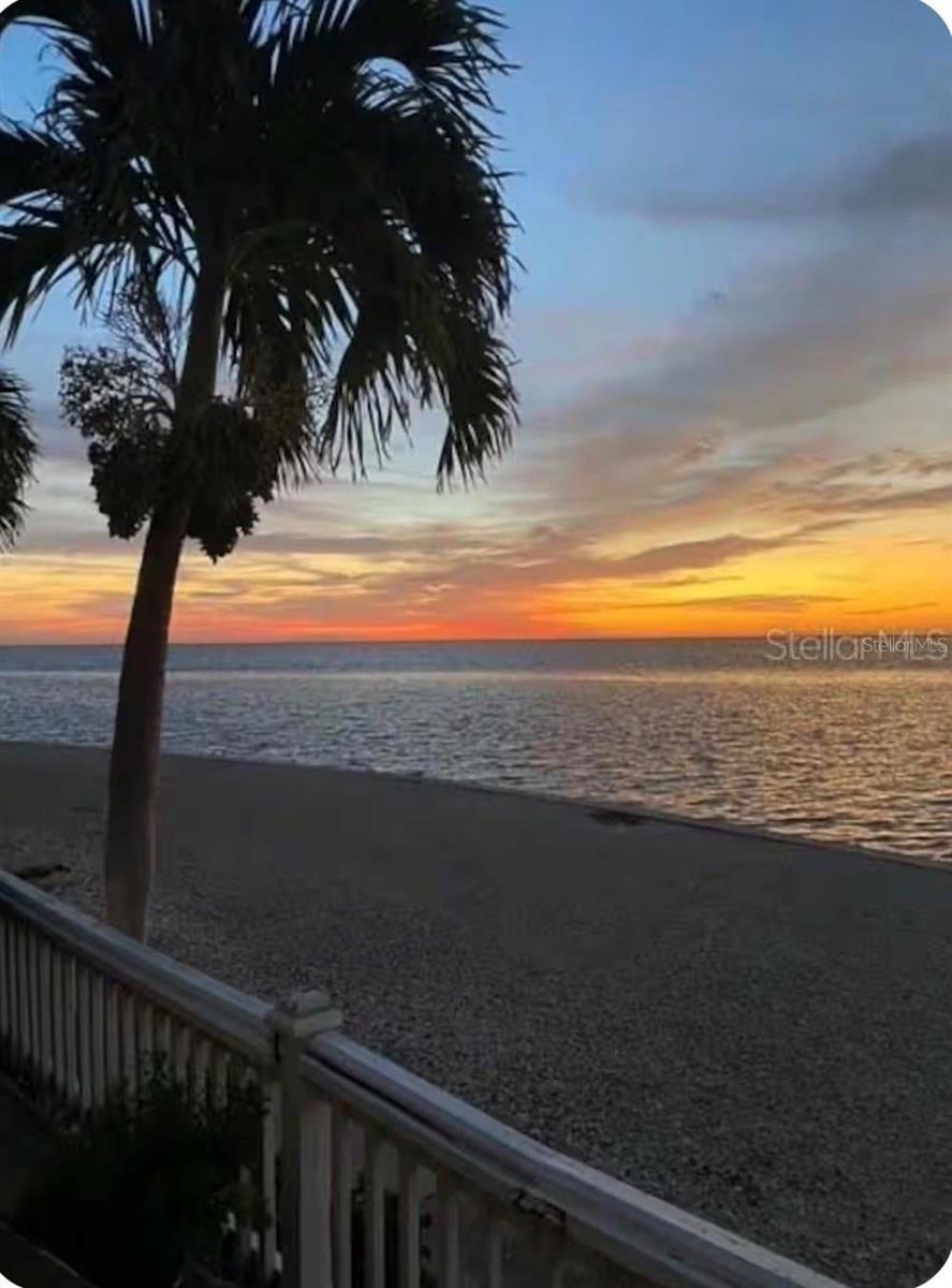 Listing Photo 2 - Condo for sale in building located at 5280 Coquina Key Dr Se, ST PETERSBURG, FL 33705 - Unit #A