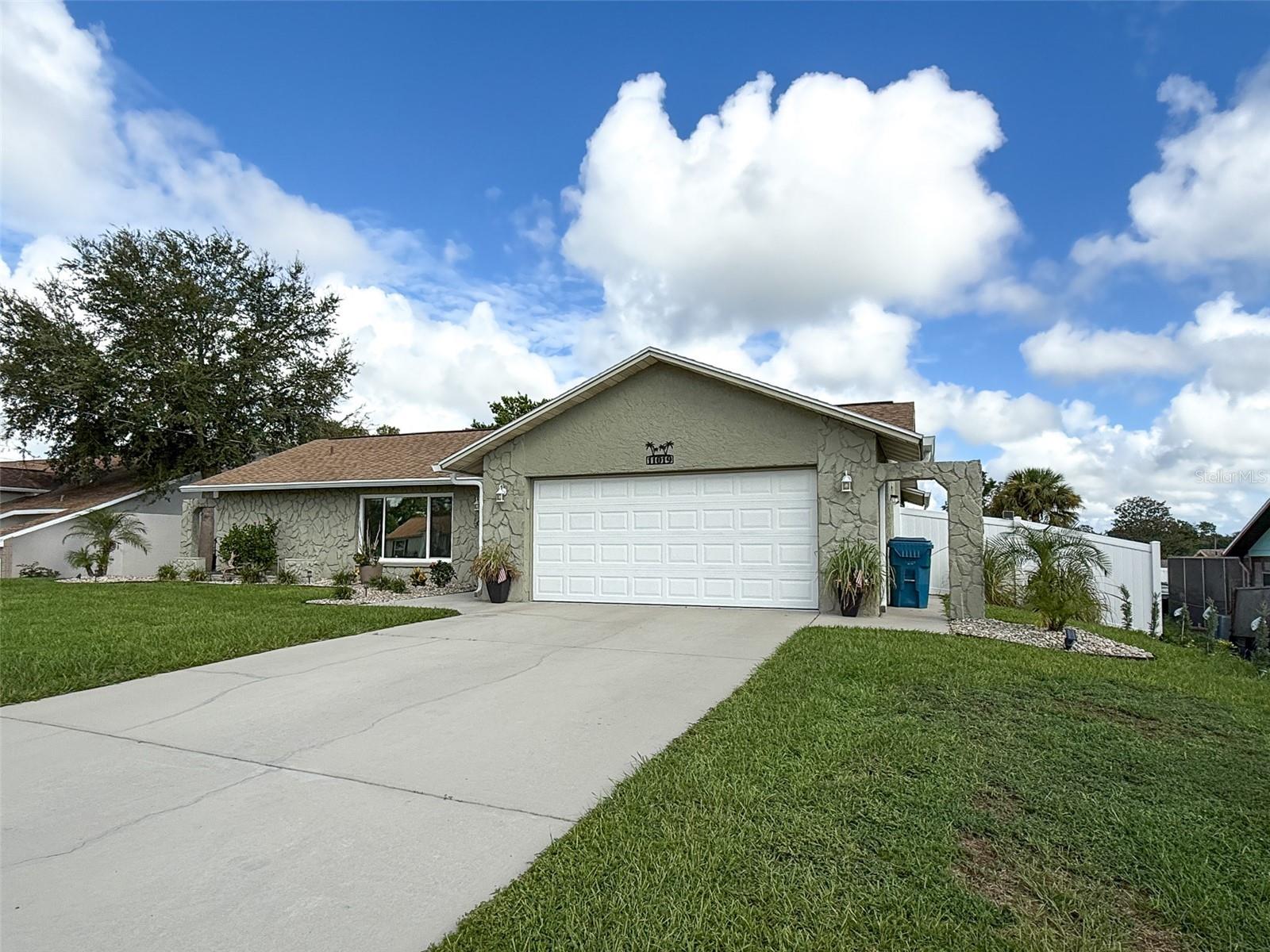 Photo 3 of Single family home for sale at 11019 Captain Dr, Spring Hill, FL 34608 | MLS# W7889225 | Listing updated on 2026-09-05