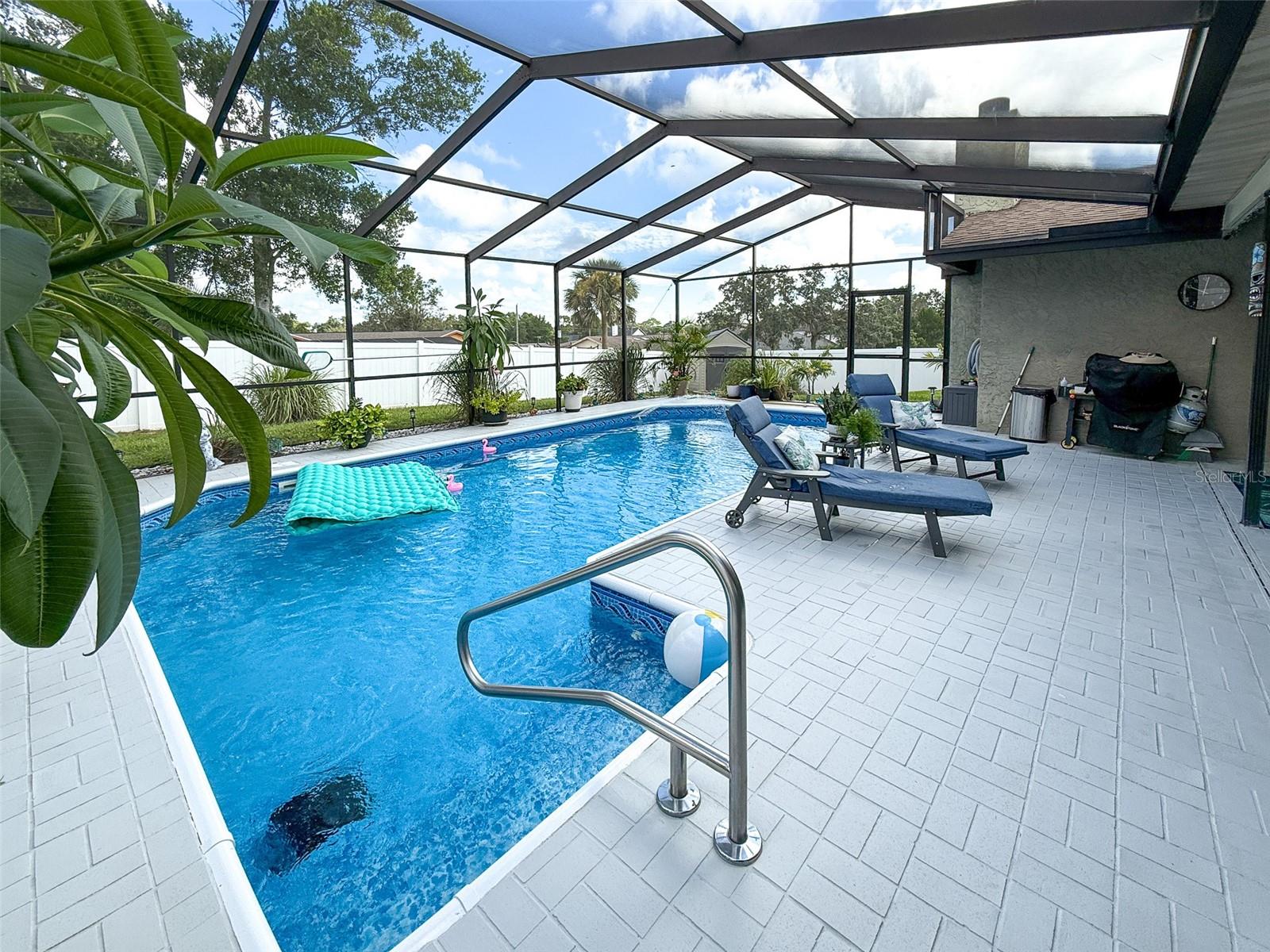 Photo 4 of Single family home for sale at 11019 Captain Dr, Spring Hill, FL 34608 | MLS# W7889225 | Listing updated on 2026-09-05