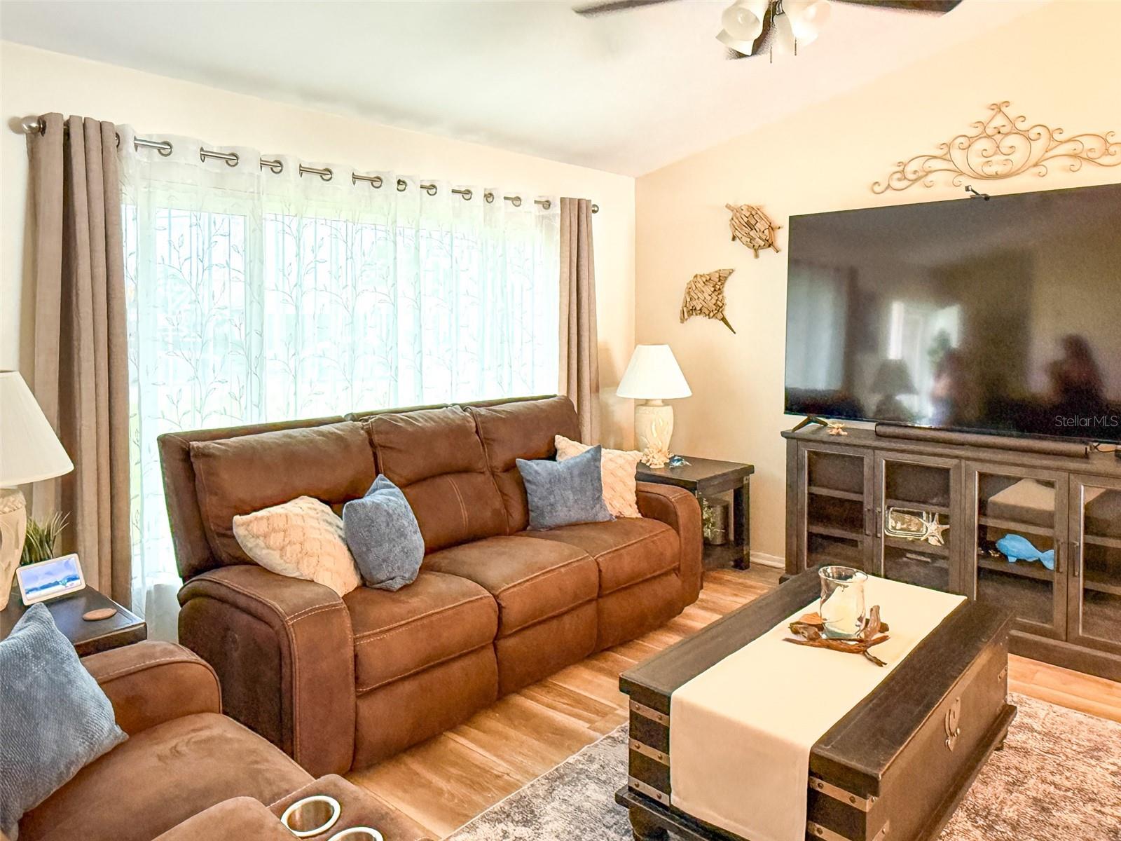Photo 5 of Single family home for sale at 11019 Captain Dr, Spring Hill, FL 34608 | MLS# W7889225 | Listing updated on 2026-09-05