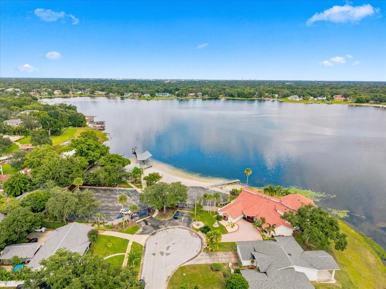Photo 4 of Single family home for sale at 11609 Carrollwood Dr, Tampa, FL 33618 | MLS# TB8545837 | Listing updated on 2026-09-05