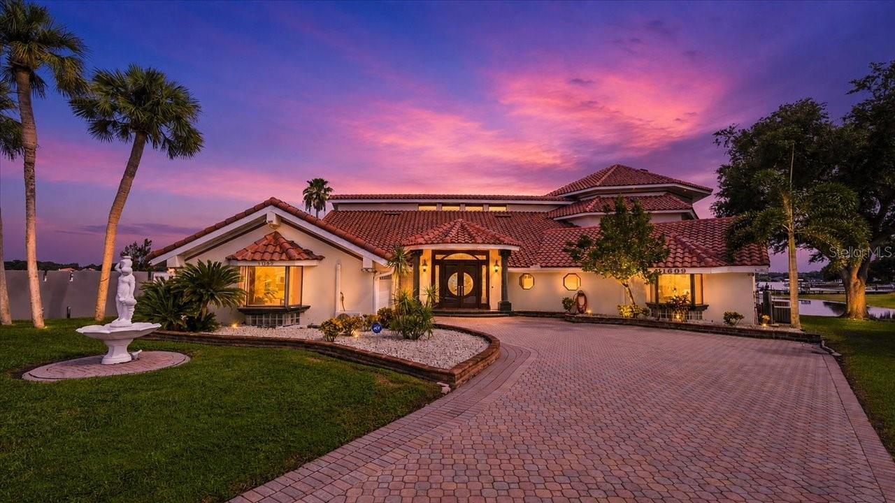 Photo 1 of Mansion for sale at 11609 Carrollwood Dr, Tampa, FL 33618 | MLS# TB8545837 | Listing updated on 2026-09-05