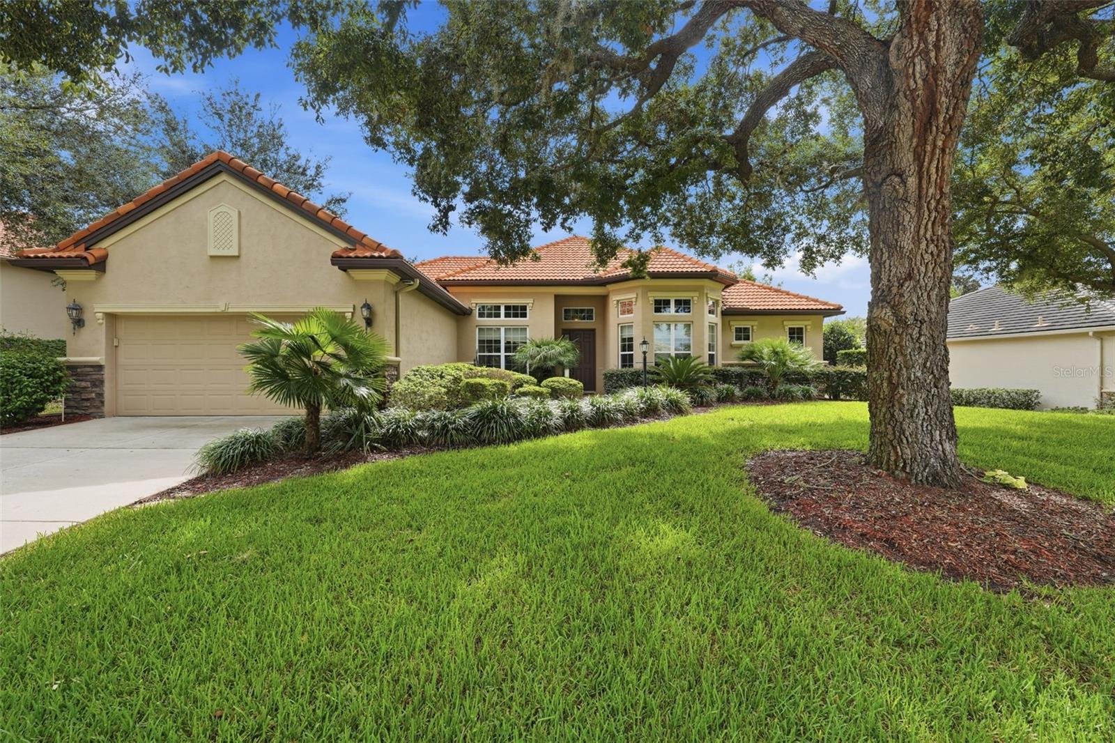Photo 1 of Single family home for sale at 1910 N Eagle Chase Dr, Hernando, FL 34442 | MLS# OM731765 | Listing updated on 2026-09-05