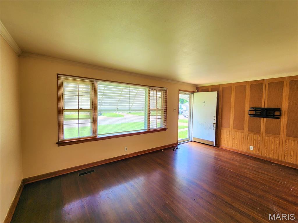 Homes for sale in Saint Louis, MO | 10518 Ewell Dr, Saint Louis, MO 63137 | MLS# MIS25035600