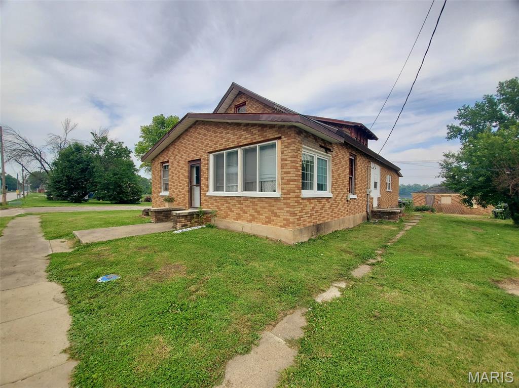 Homes for sale in La Grange, MO | 218 N Main St, La Grange, MO 63448 | MLS# MIS25039625