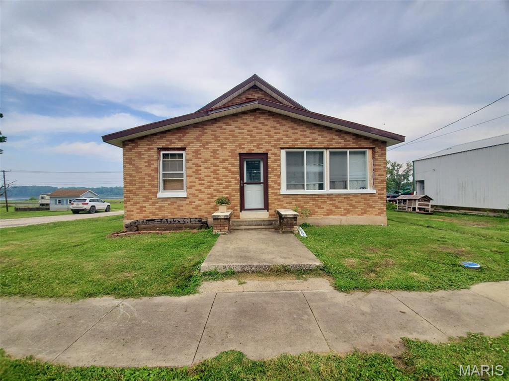 Homes for sale in La Grange, MO | 218 N Main St, La Grange, MO 63448 | MLS# MIS25039625