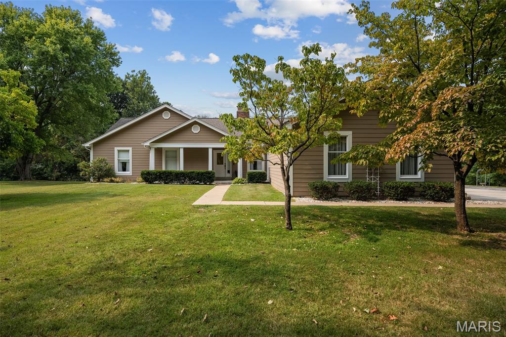 1st image of 3832 Fleur Du Bois Dr, Florissant, MO 63034 | MLS# MIS25042005