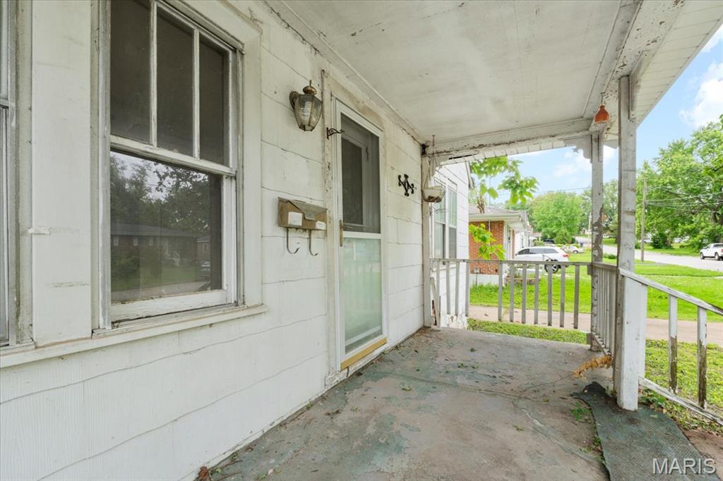 Homes for sale in Breckenridge Hills, MO | 3128 Airway Ave, Breckenridge Hills, MO 63114 | MLS# MIS25043511