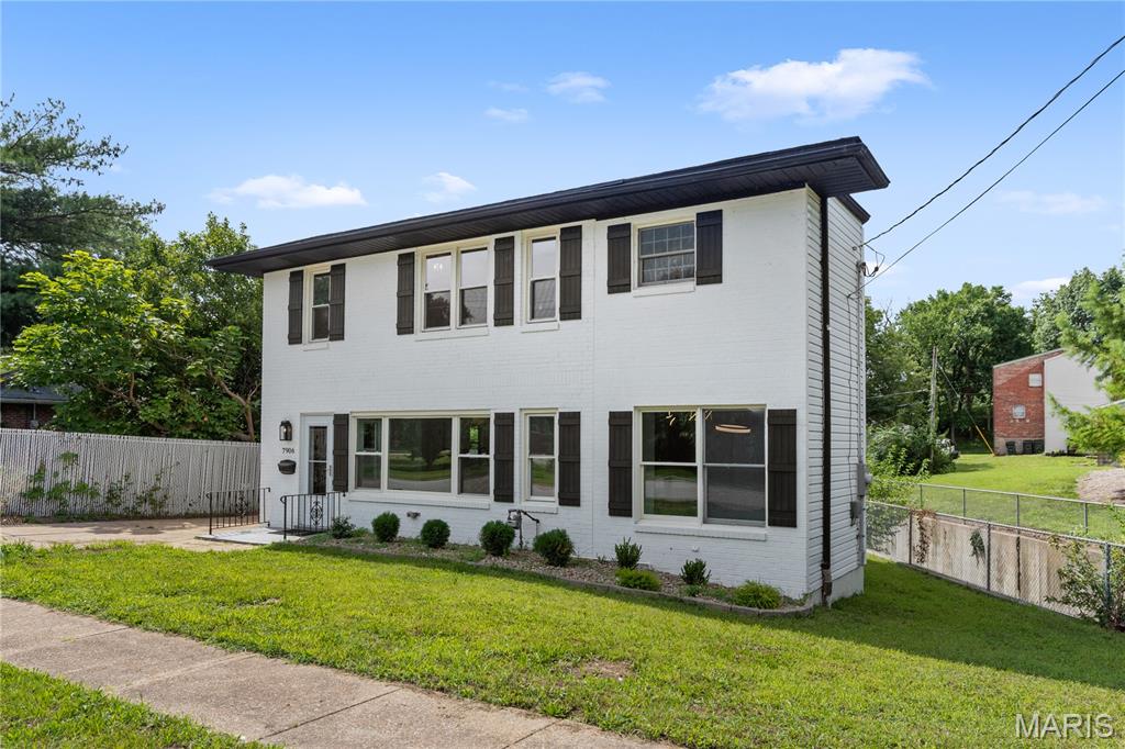 Homes for sale in Saint Louis, MO | 7906 Elinor Ave, Saint Louis, MO 63117 | MLS# MIS25045949