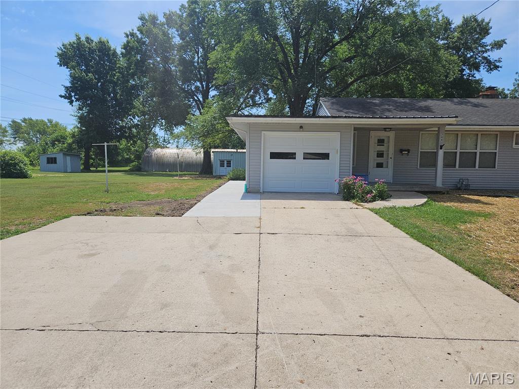 Homes for sale in Montgomery, MO | 204 W Ford Street, Montgomery, MO 63361 | MLS# MIS25047579